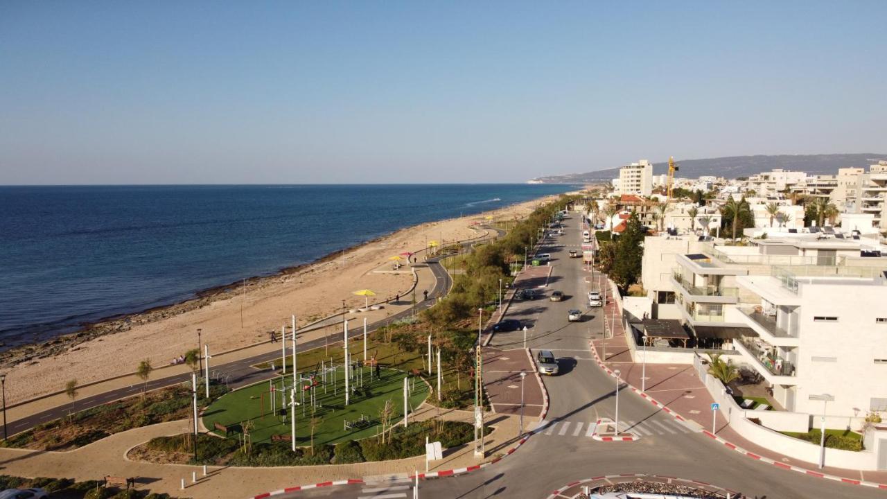 Hotel Breezot Yam à Nahariya Extérieur photo