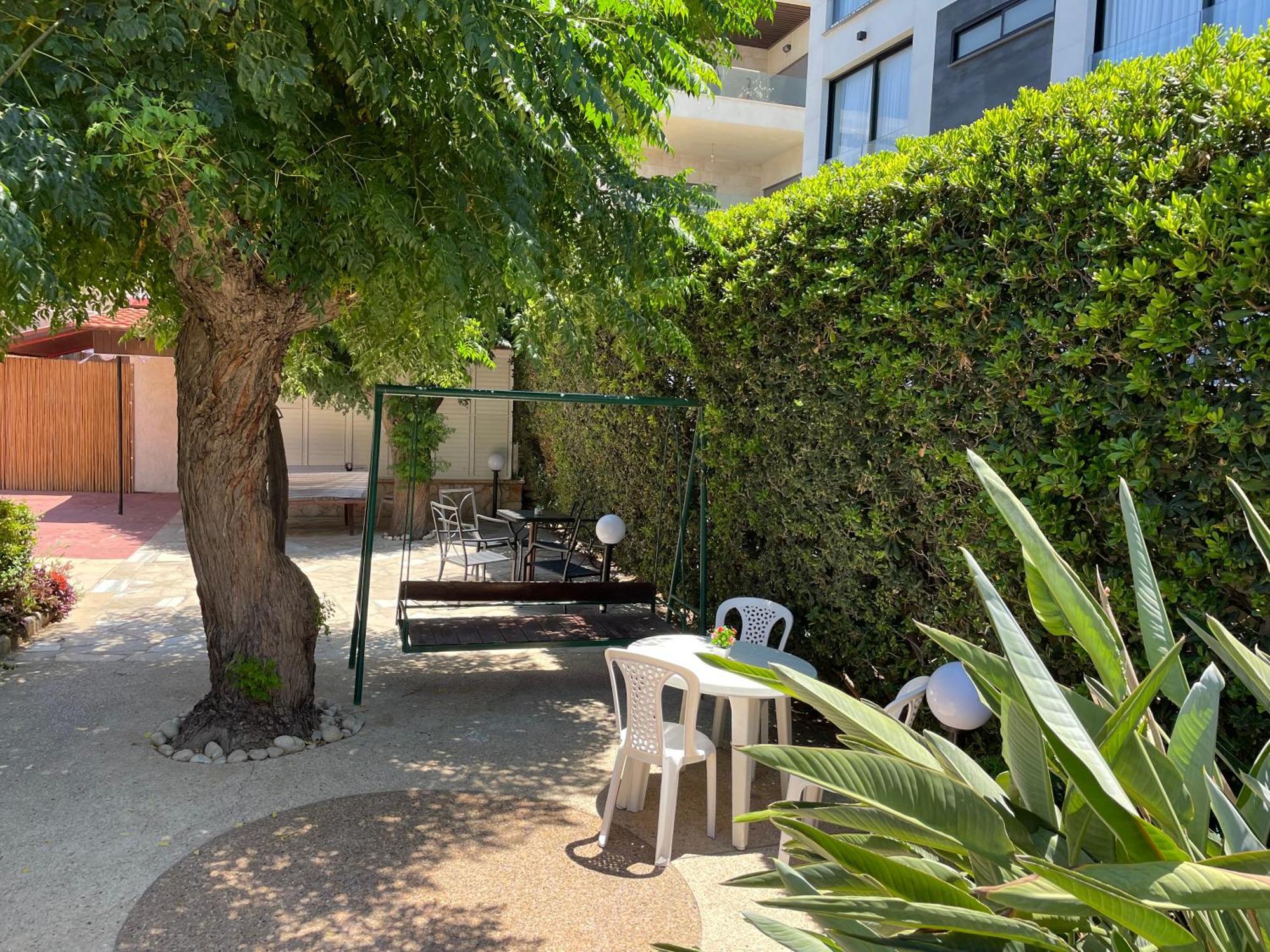 Hotel Breezot Yam à Nahariya Extérieur photo