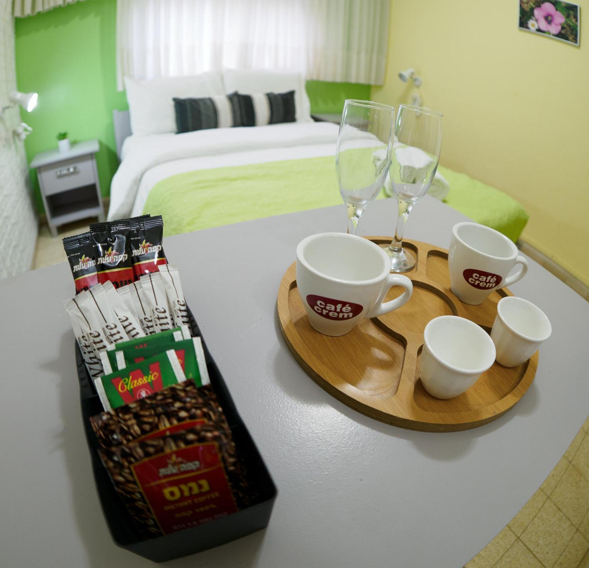 Hotel Breezot Yam à Nahariya Extérieur photo